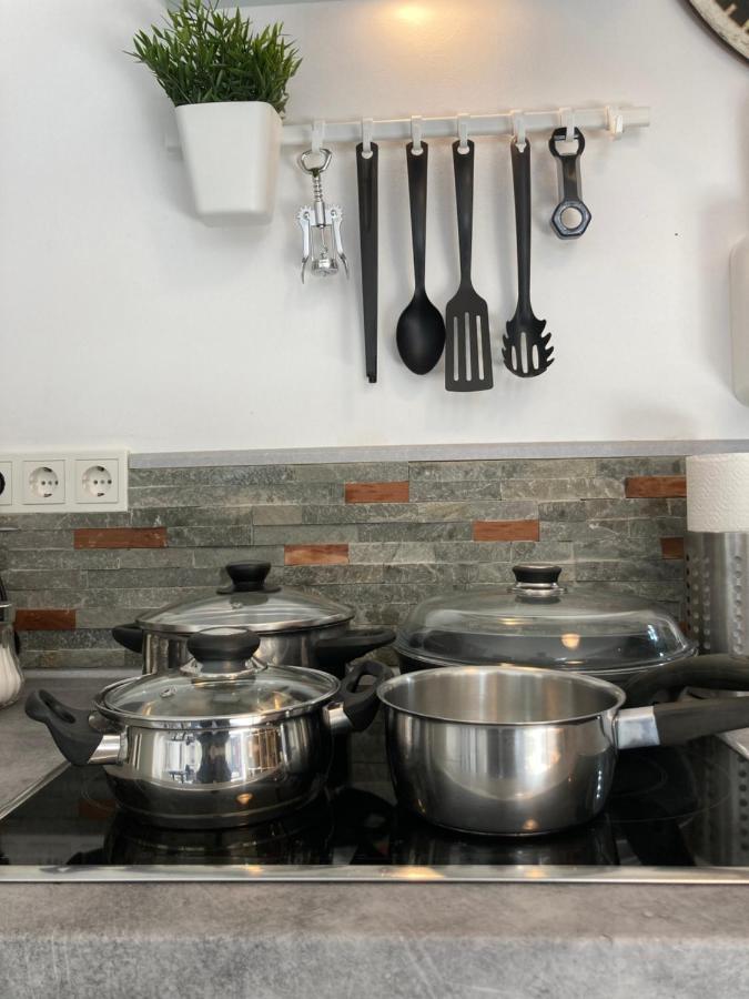 Living At Saarpartments - Adultsonly - Business & Holiday Homes With Kitchen For Long- And Short Term Stay, 3 Min To St Johanner Markt And Points Of Interest Saarbrücken Exterior foto