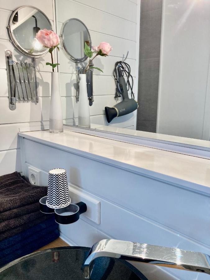 Living At Saarpartments - Adultsonly - Business & Holiday Homes With Kitchen For Long- And Short Term Stay, 3 Min To St Johanner Markt And Points Of Interest Saarbrücken Exterior foto